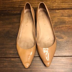 Women’s Via Spiga Nude Flats